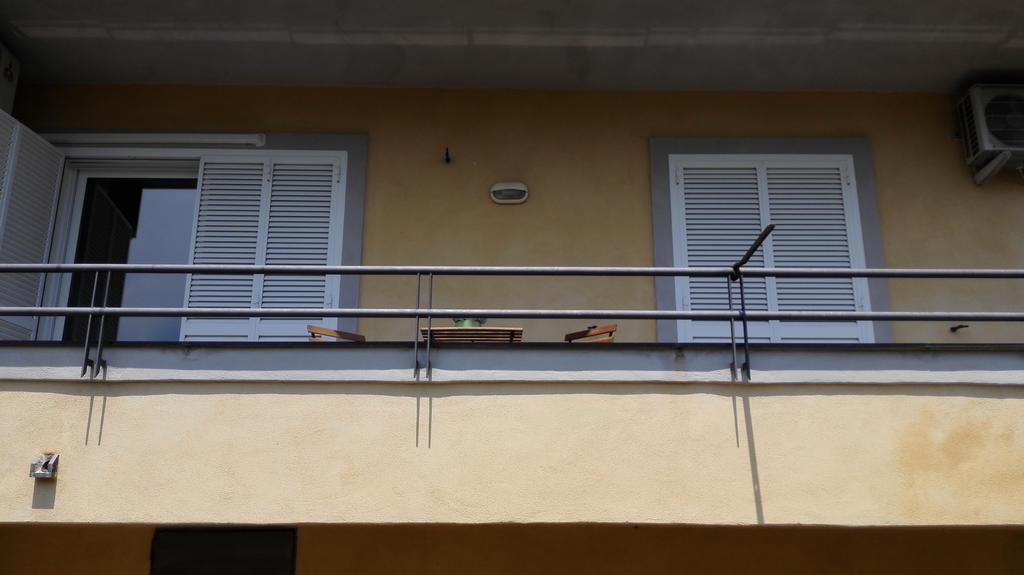 Ferienwohnung La Zucca A Pois Formia Zimmer foto