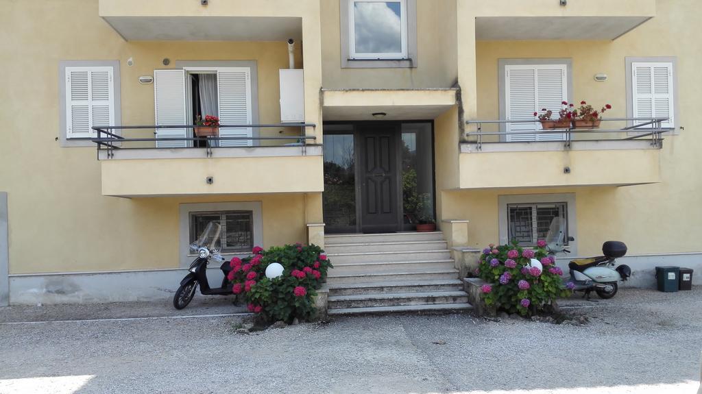 Ferienwohnung La Zucca A Pois Formia Zimmer foto