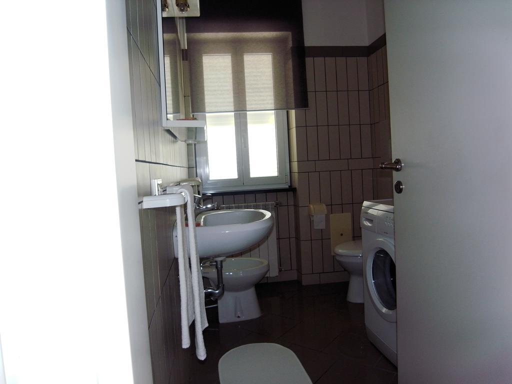 Ferienwohnung La Zucca A Pois Formia Zimmer foto