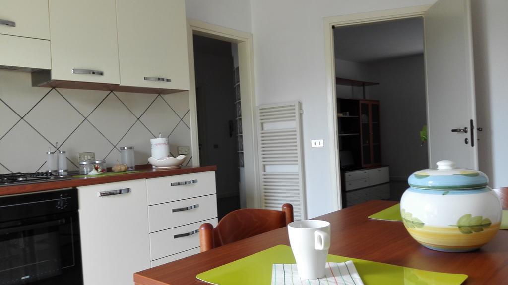Ferienwohnung La Zucca A Pois Formia Zimmer foto